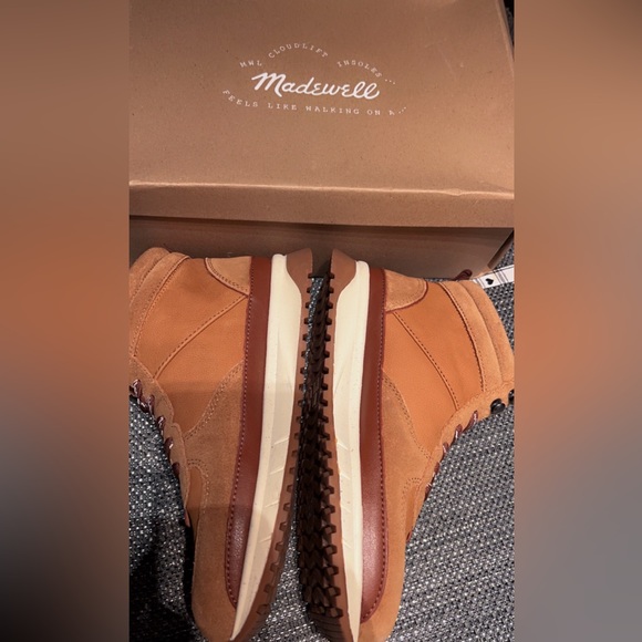 High-top kickoff trainer sneaker in suede. - Picture 6 of 7